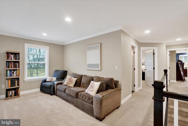 2584 HEPPLEWHITE DR, York, PA 17404