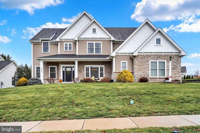 2584 HEPPLEWHITE DR, York, PA 17404