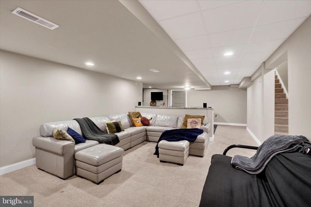 2584 HEPPLEWHITE DR, York, PA 17404