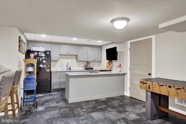 2584 HEPPLEWHITE DR, York, PA 17404