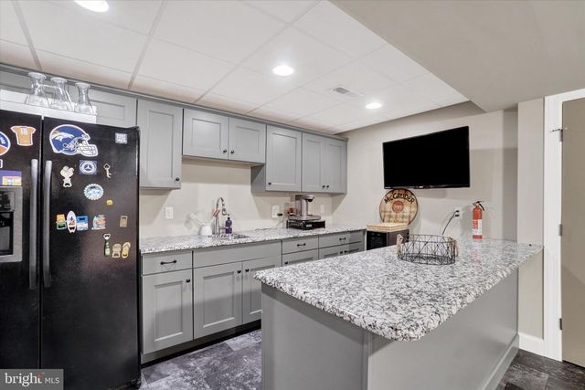 2584 HEPPLEWHITE DR, York, PA 17404