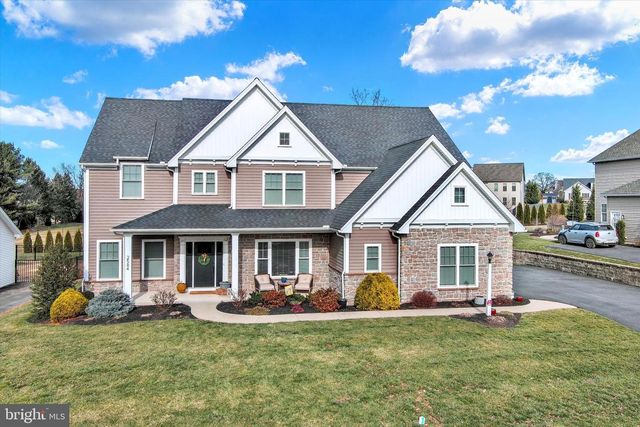 2584 HEPPLEWHITE DR, York, PA 17404