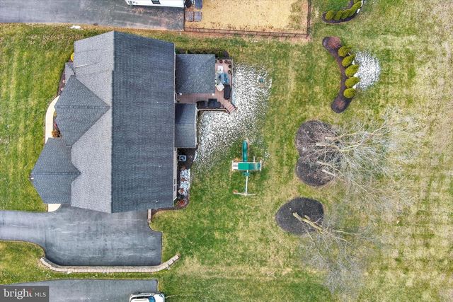 2584 HEPPLEWHITE DR, York, PA 17404