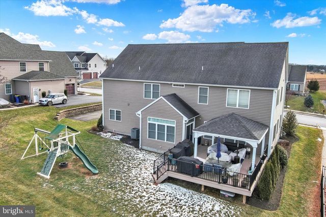 2584 HEPPLEWHITE DR, York, PA 17404