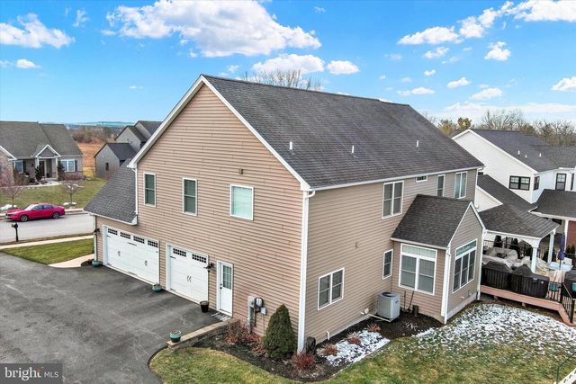 2584 HEPPLEWHITE DR, York, PA 17404