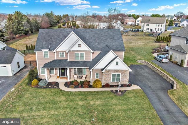 2584 HEPPLEWHITE DR, York, PA 17404