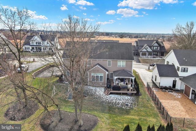 2584 HEPPLEWHITE DR, York, PA 17404