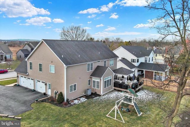 2584 HEPPLEWHITE DR, York, PA 17404