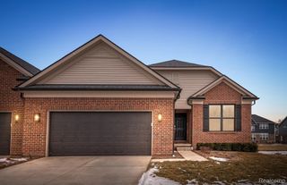 55805 Oak Pointe Drive, Shelby Charter Township, MI 48315
