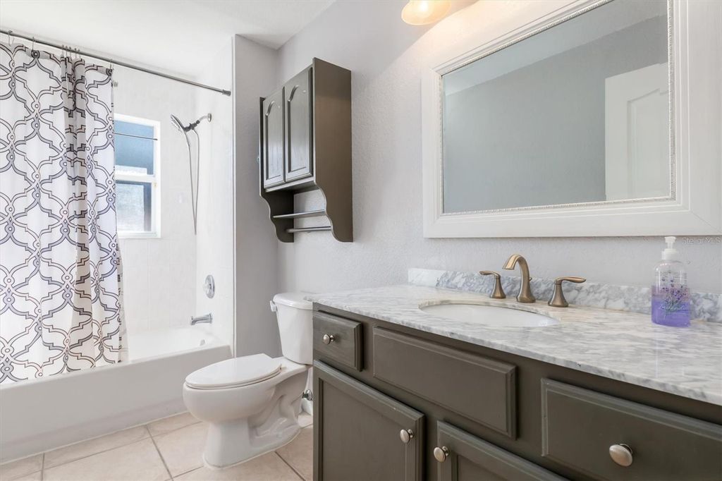 Image 38 of property listing at 3707 GIBLIN DRIVE, North Port, FL 34286