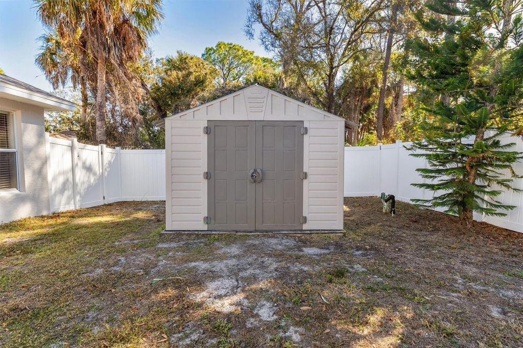 Image 44 of property listing at 3707 GIBLIN DRIVE, North Port, FL 34286