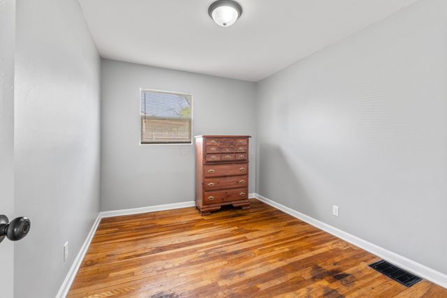 876 Lenore Avenue, Columbus, OH 43224