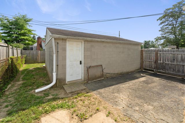 876 Lenore Avenue, Columbus, OH 43224