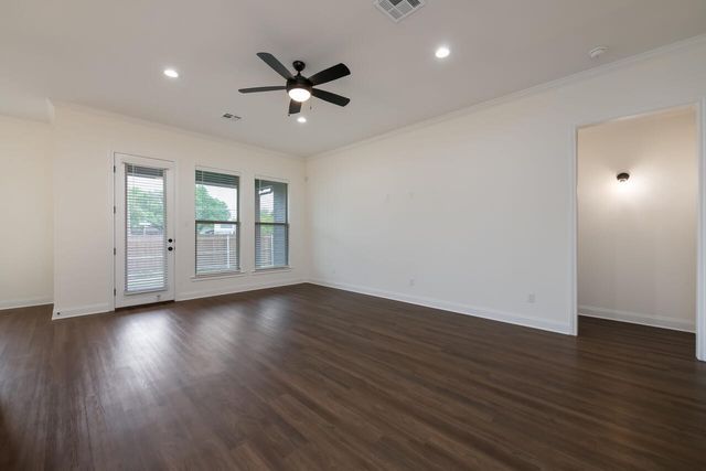 336 Camellia Drive, Hewitt, TX 76643
