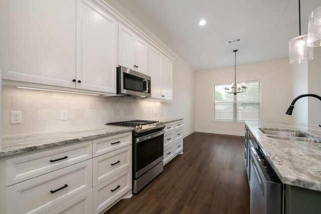 336 Camellia Drive, Hewitt, TX 76643