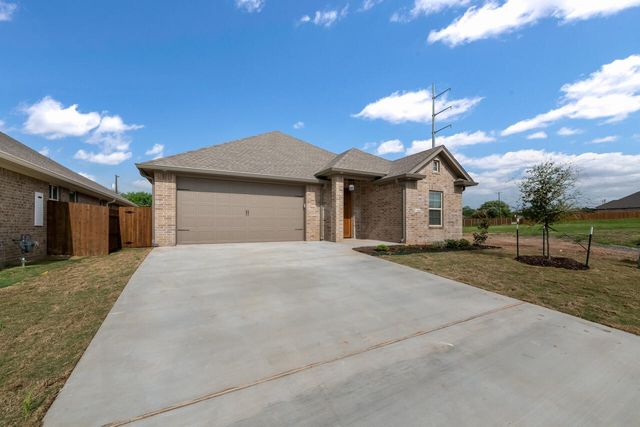 336 Camellia Drive, Hewitt, TX 76643