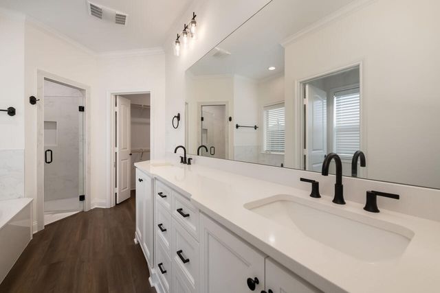 336 Camellia Drive, Hewitt, TX 76643