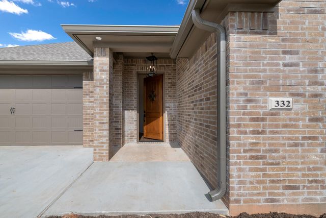 336 Camellia Drive, Hewitt, TX 76643