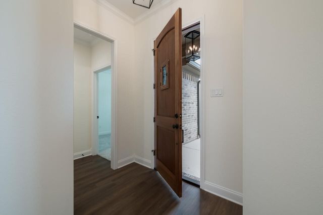 336 Camellia Drive, Hewitt, TX 76643