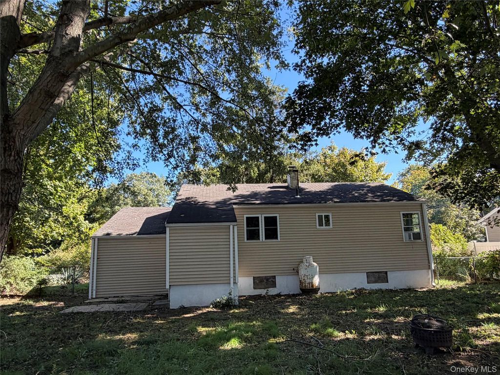 748 Doane Avenue, Bellport, NY 11713 — photo 3