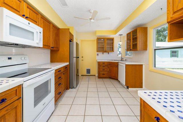 803 PLUM TREE LANE, Sarasota, FL 34243