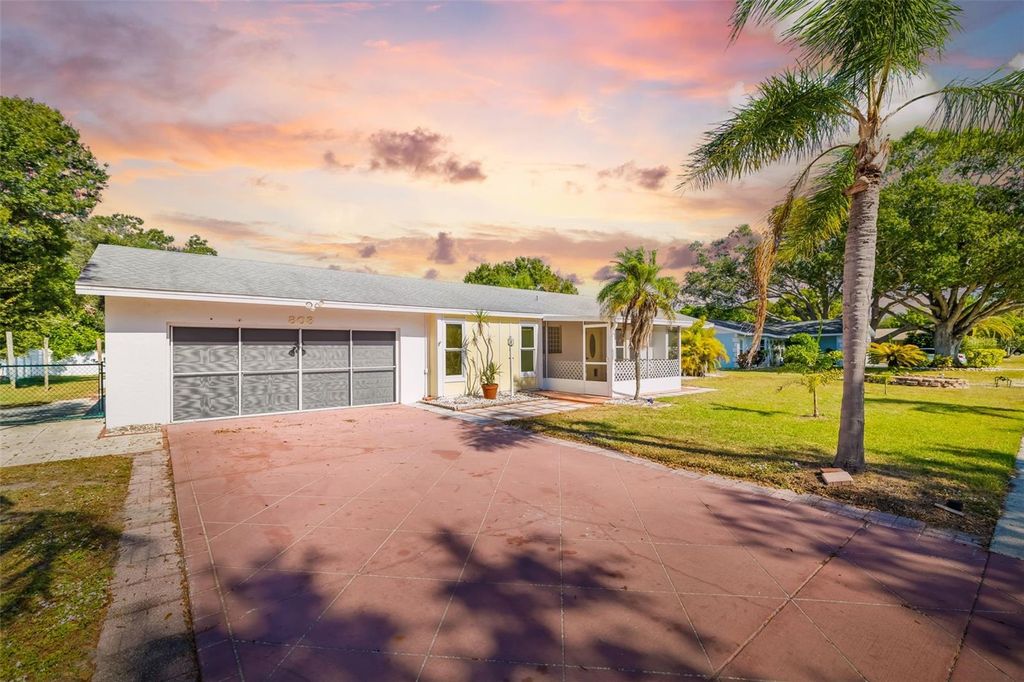 803 PLUM TREE LANE, Sarasota, FL 34243