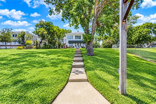 3111 Fondren Street, La Porte, TX 77571