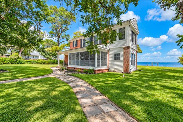 3111 Fondren Street, La Porte, TX 77571