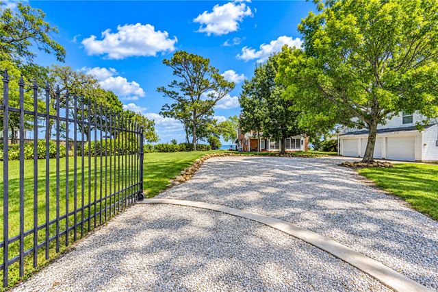 3111 Fondren Street, La Porte, TX 77571