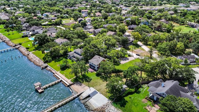 3111 Fondren Street, La Porte, TX 77571
