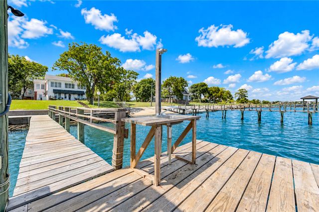 3111 Fondren Street, La Porte, TX 77571