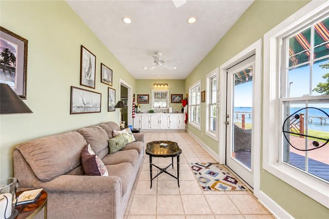 3111 Fondren Street, La Porte, TX 77571