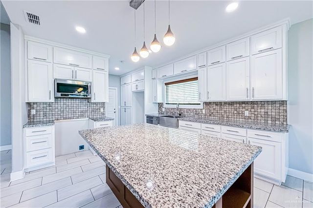 1715 Chapel Hill, Edinburg, TX 78541