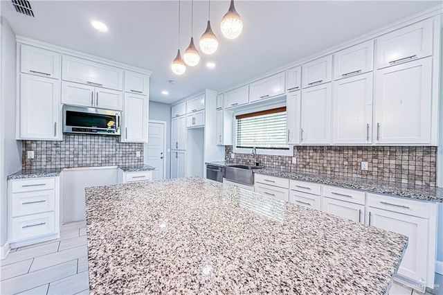 1715 Chapel Hill, Edinburg, TX 78541