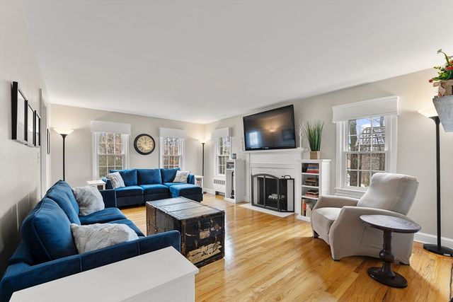 67 Wellington St, Marlborough, MA 01752