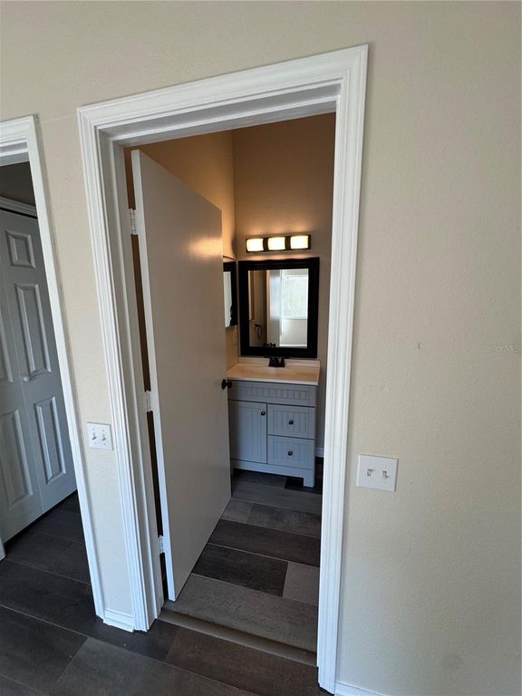 Image 18 of property listing at 1315 STANDRIDGE DRIVE, Wesley Chapel, FL 33543