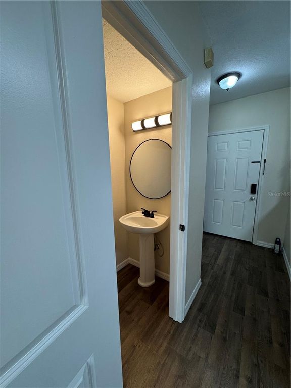 Image 5 of property listing at 1315 STANDRIDGE DRIVE, Wesley Chapel, FL 33543