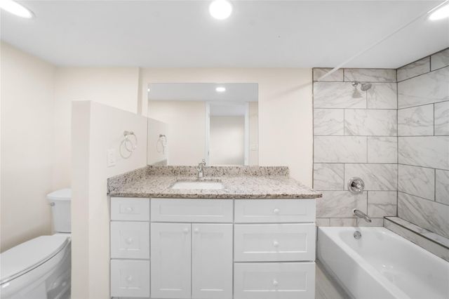 9355 SW 8th Street 110, Boca Raton, FL 33428