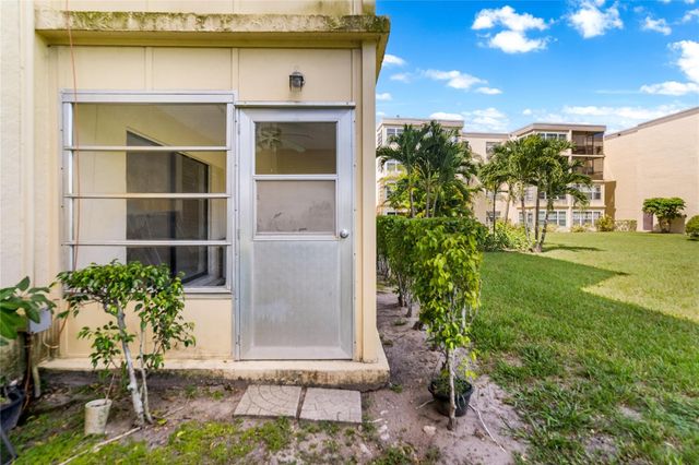 9355 SW 8th Street 110, Boca Raton, FL 33428