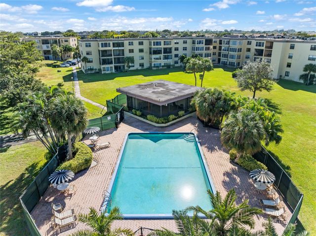 9355 SW 8th Street 110, Boca Raton, FL 33428