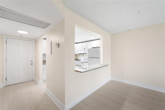 9355 SW 8th Street 110, Boca Raton, FL 33428