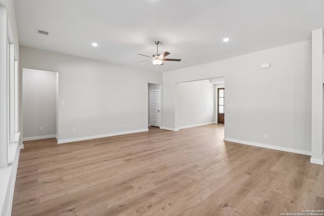549 Alta Vista Drive, Pleasanton, TX 78064
