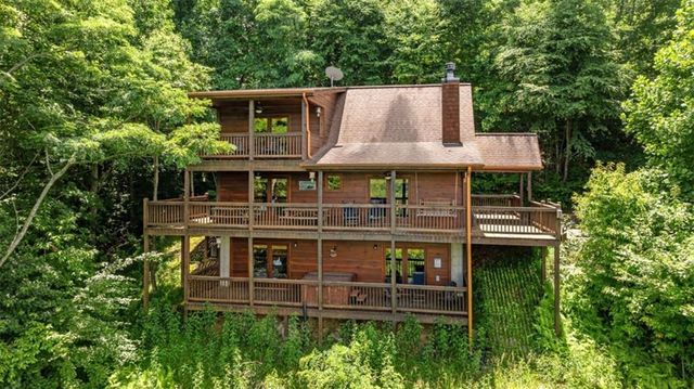 469 Mountain High Drive, Mineral Bluff, GA 30559