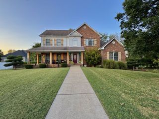 2433 Earlington Ct, Clarksville, TN 37043