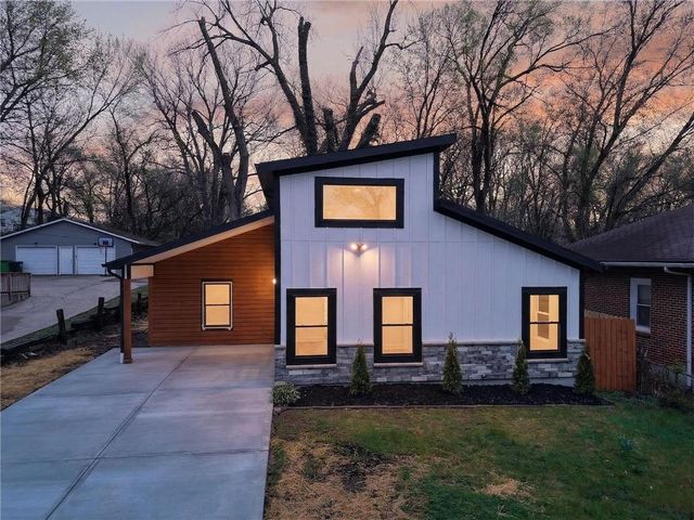 1215 E South Avenue, Independence, MO 64050