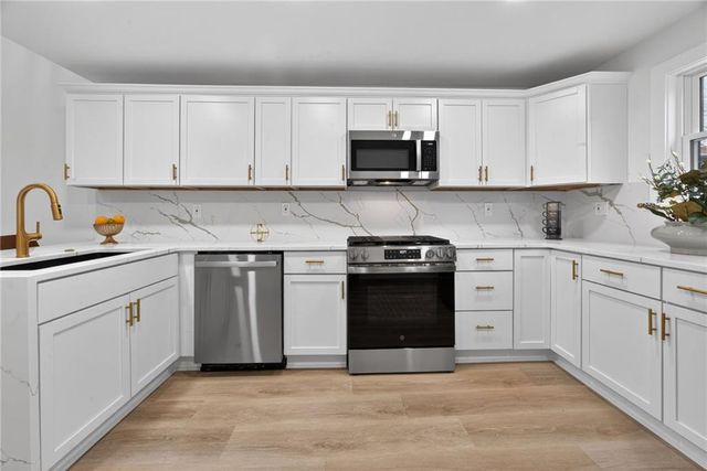 1215 E South Avenue, Independence, MO 64050