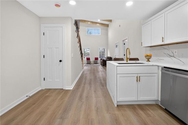 1215 E South Avenue, Independence, MO 64050