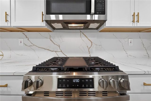 1215 E South Avenue, Independence, MO 64050