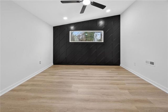 1215 E South Avenue, Independence, MO 64050