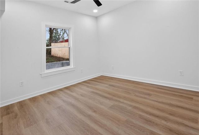 1215 E South Avenue, Independence, MO 64050